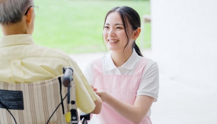 有料老人ホームで働く看護師のメリットとは？仕事内容から給料まで徹底解説！