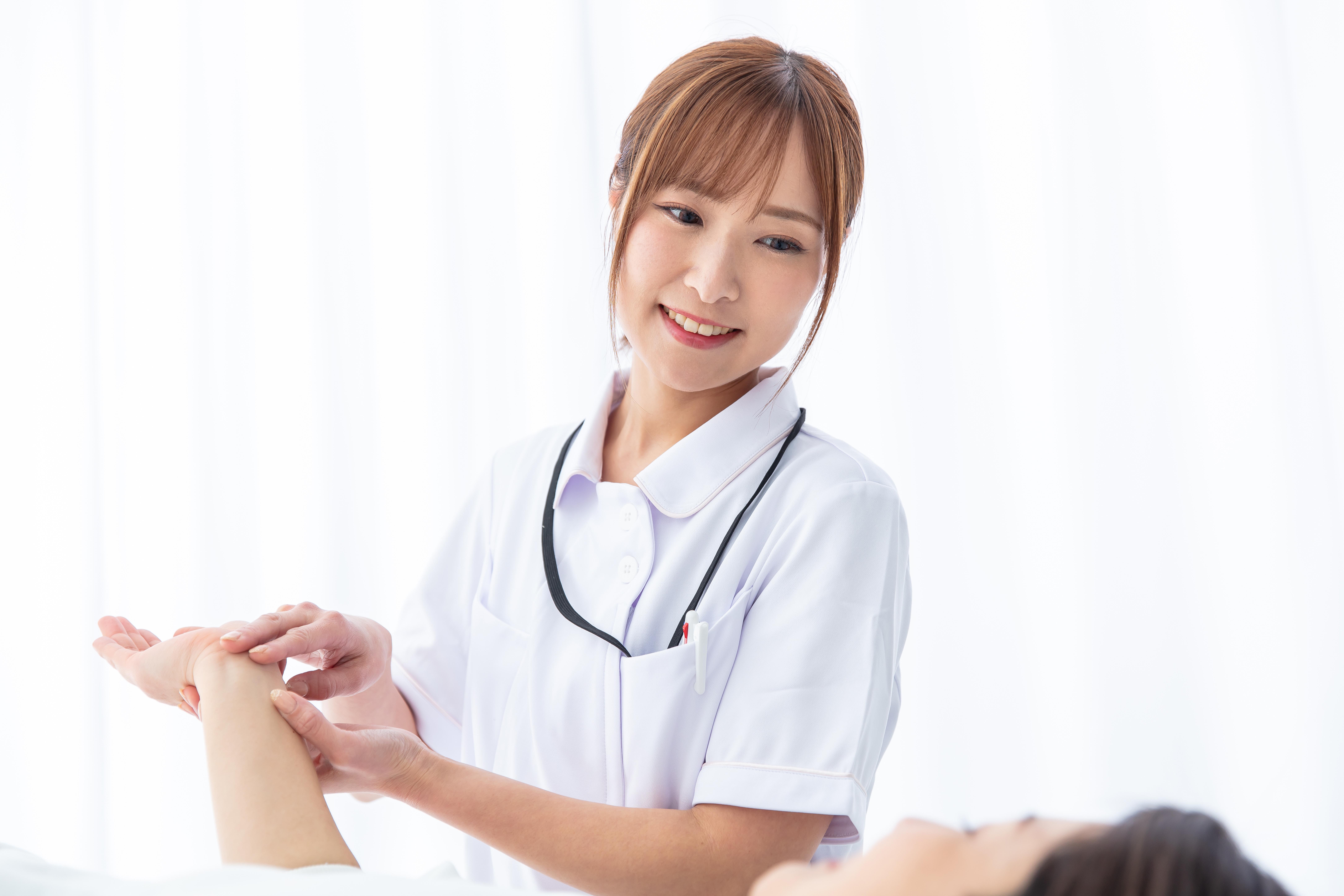 クリニックで働く看護師の主な仕事内容