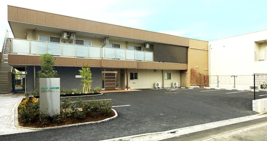 【杉並区/施設/常勤】年収500万円も可◎上井草駅から徒歩6分★大手グループの運営する有料老人ホーム！充実した福利厚生◇昇給制度も完備！年間36万円の収入UP★