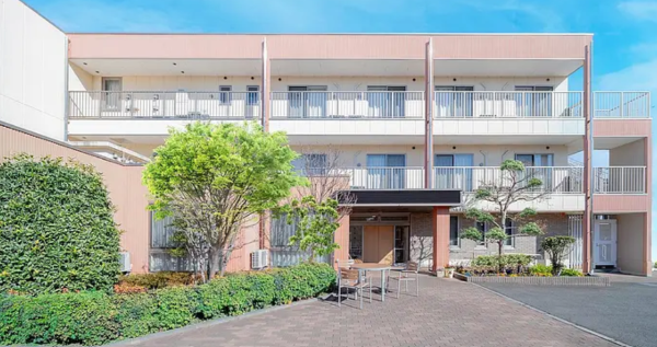 【西東京市/施設/常勤】手当込み想定年収500万円以上★キャリアパスで年収600万円も目指せます♪大手法人が運営する有料老人ホーム◇福利厚生充実♪