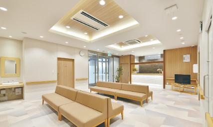 【横浜市西区/クリニック/常勤】《透析》年収520万円も可！賞与年2回♪横浜駅徒歩3分★日祝休み♪完全週休2日制！未経験の方も安心の手厚い研修制度あり◇