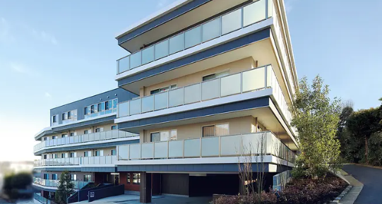 【横浜市神奈川区/施設/常勤】業界トップクラス大手有料老人ホーム★オンコールなし＆夜勤なし！保育手当年12万円や家賃補助など福利厚生充実◎フォロー体制も万全！