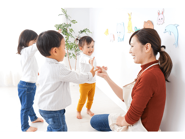 【西東京市/保育園/常勤】福利厚生充実の大手法人♪年間休日124日☆未経験の方も安心のフォロー体制で保育園看護師デビューにおすすめ♪プラチナくるみん認定企業☆