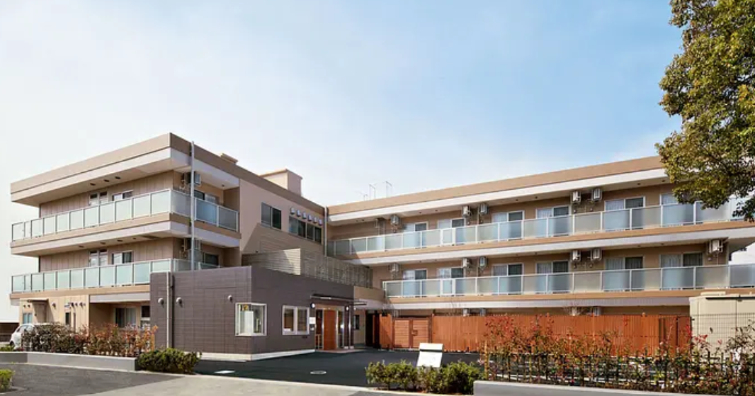 【国立市/施設/常勤】年収500万円以上目指せる★矢川駅徒歩10分★大手経営の有料老人ホーム！社宅利用も可能！頑張りはしっかり評価し給与に反映★