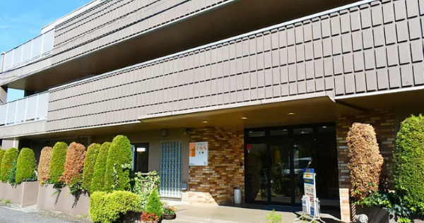 【練馬区/施設/常勤】年収500万円も可◎中村橋駅徒歩圏内★大手経営の有料老人ホーム！社宅利用も可能！頑張りはしっかり評価し給与に反映★年間36万円の収入UP！