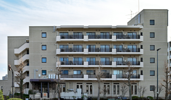 【八王子市/施設/常勤】《在宅ホスピス》移動＆車運転なし！施設内の訪問看護◇大手ならではの充実した福利厚生★手技スキルを維持しながら緩和ケアを学べる♪