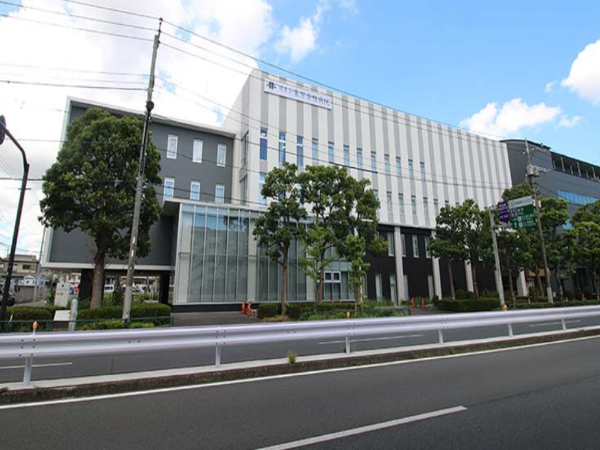 【足立区/病院/常勤】《病棟》日勤のみ！年間休日120日以上！土日休みも選択可能◎住宅手当・子ども手当あり◆マイカー通勤可◆脊椎手術を主とする専門病院