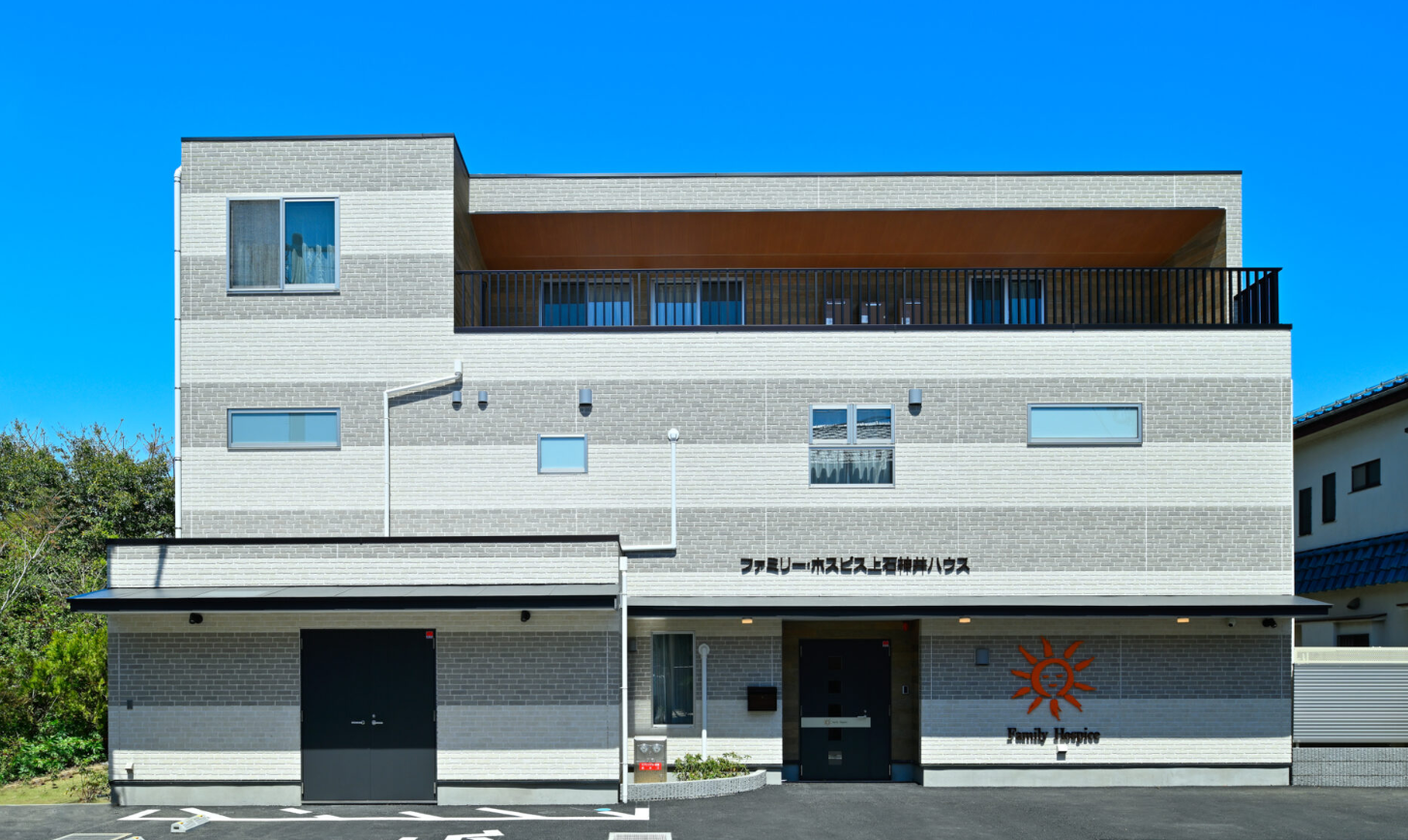 【練馬区/施設/常勤】《在宅ホスピス》年収700万円可◎移動＆車運転なし！施設内の訪問看護◇大手ならではの充実した福利厚生★手技スキルを維持し緩和ケアを学べる♪